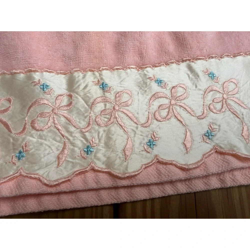 VTG 90s Peach Bow Ribbon Embroidery Satin Hand Towel Wash Cloth Cottag